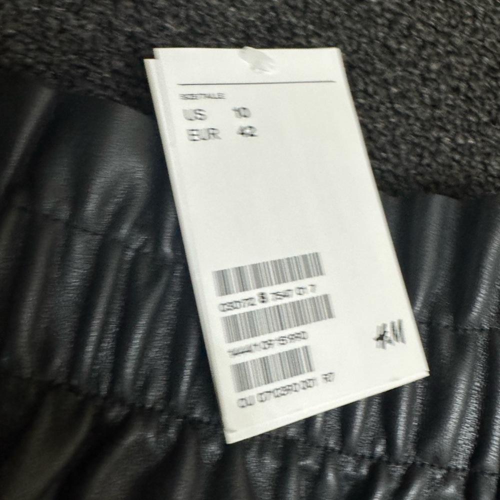 Hm leather skirt with pockets